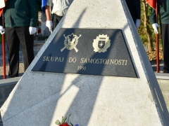 Spominsko obeležje na Bivju